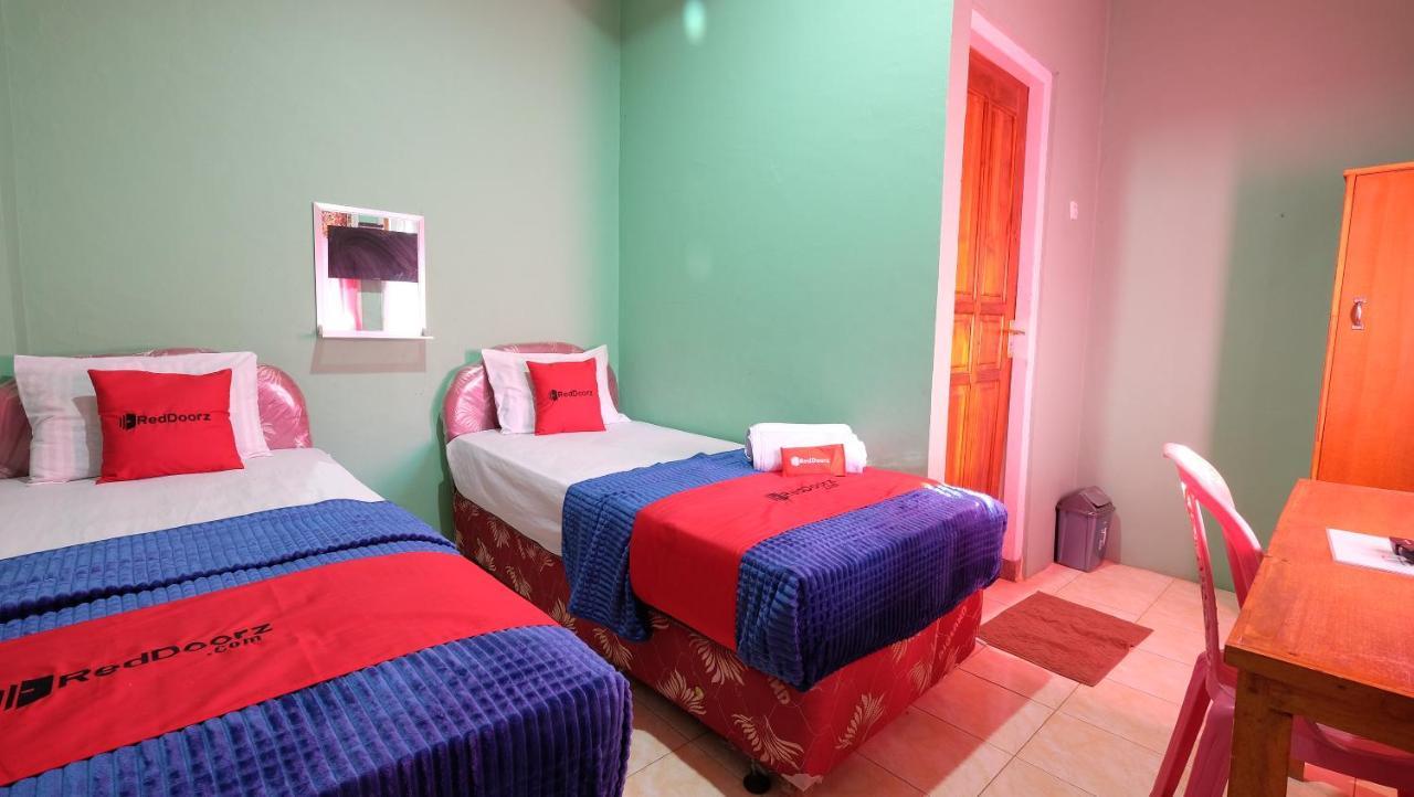 Reddoorz Near Mangrove Forest Kupang Kupang  Exterior photo