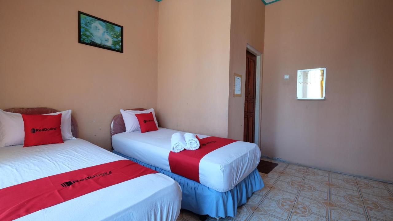 Reddoorz Near Mangrove Forest Kupang Kupang  Exterior photo